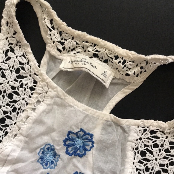 EUC Abercrombie and Fitch tank S embroidered flowers - Picture 2 of 5